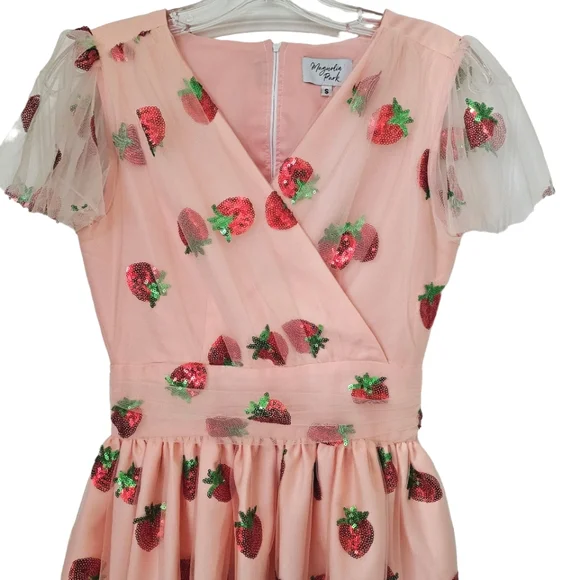 Nwot Magnolia Park Peach w/ Sequined Strawberries Faux Wrap Flutter Sleeve Dress - Picture 17 of 17